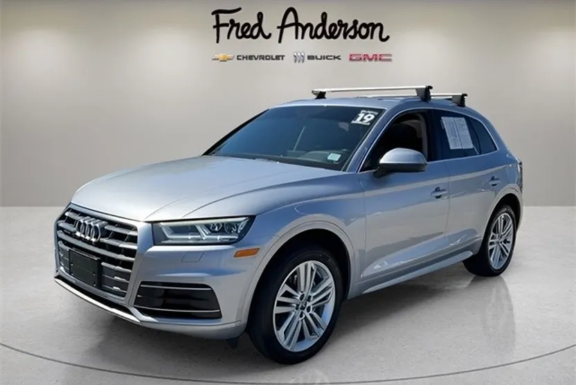2019 Audi Q5 Premium Plus photo 1