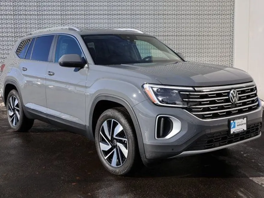 2025 Volkswagen Atlas SEL photo 1