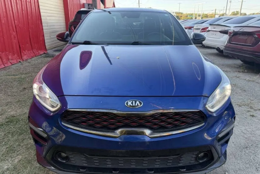 2021 Kia Forte GT-Line photo 1