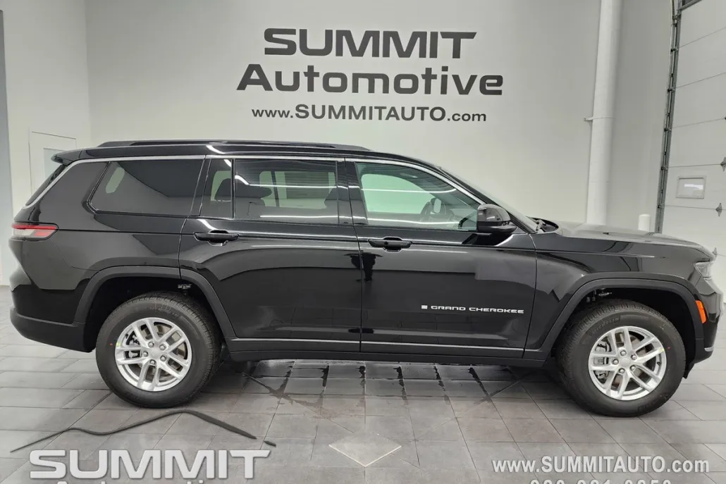 2025 Jeep Grand Cherokee Laredo X photo 1