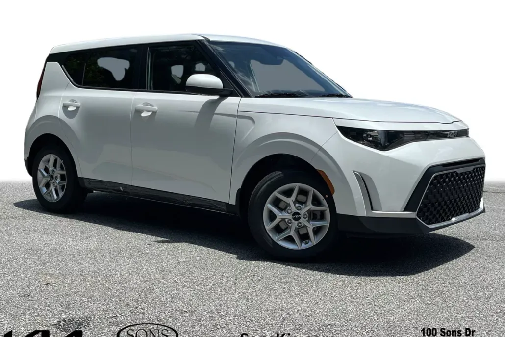 2025 Kia Soul LX photo 1
