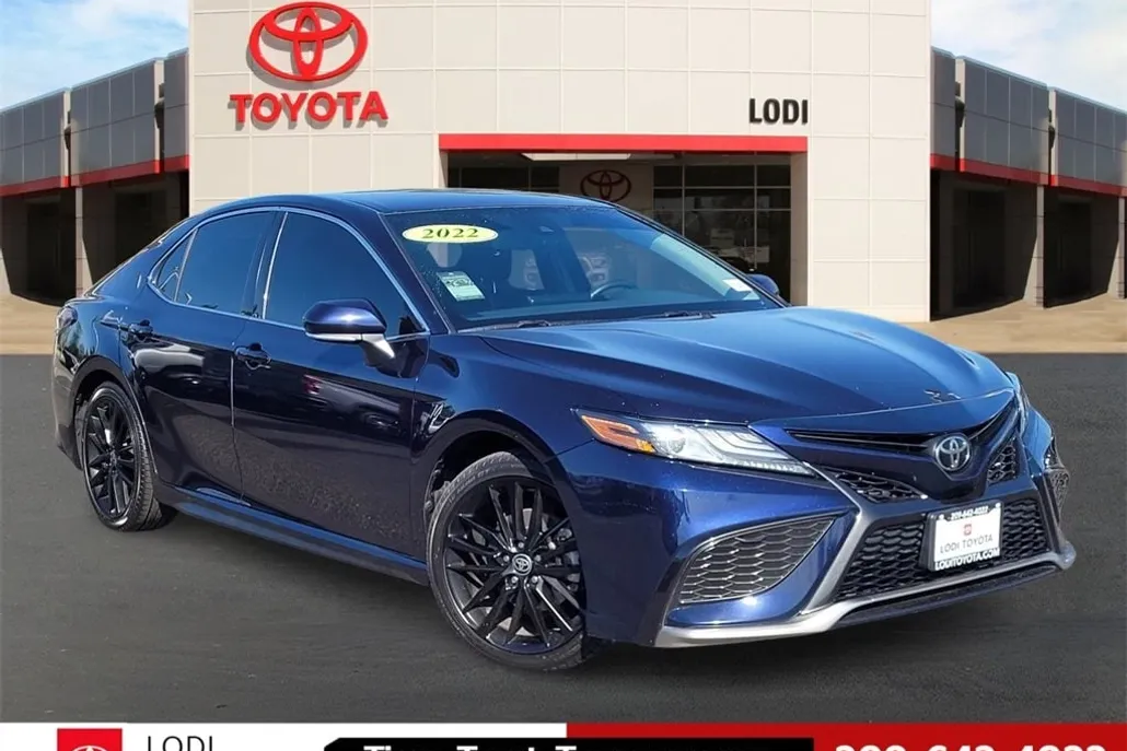 2022 Toyota Camry XSE photo 1