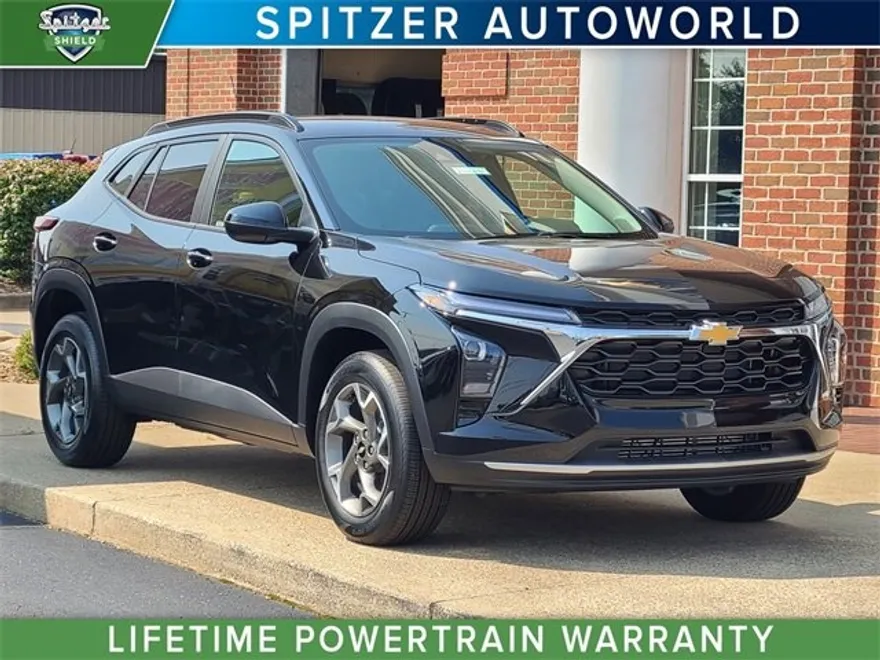 2025 Chevrolet Trax LT photo 1