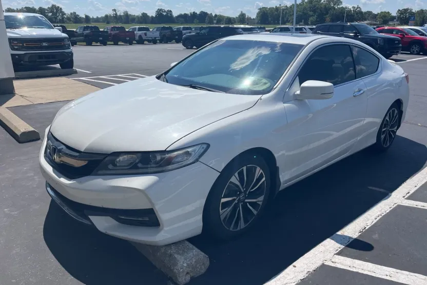2016 Honda Accord EX-L V6 photo 1
