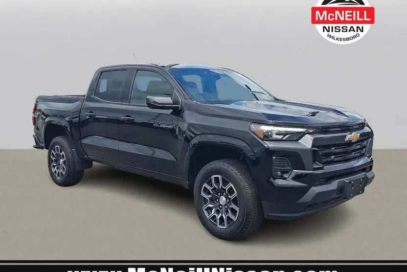 2024 Chevrolet Colorado LT photo 1