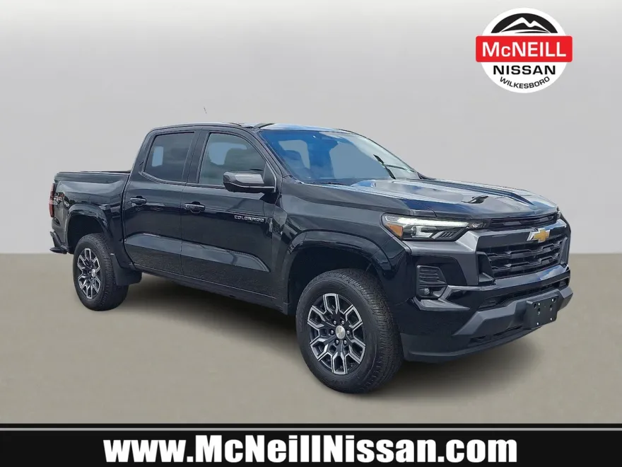 2024 Chevrolet Colorado LT photo 1