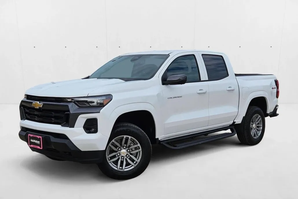 2026 Chevrolet Colorado LT photo 1