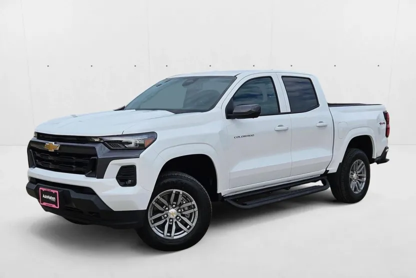 2026 Chevrolet Colorado LT photo 1