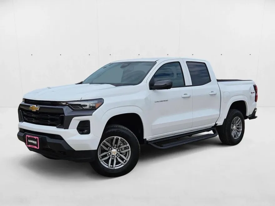 2026 Chevrolet Colorado LT photo 1