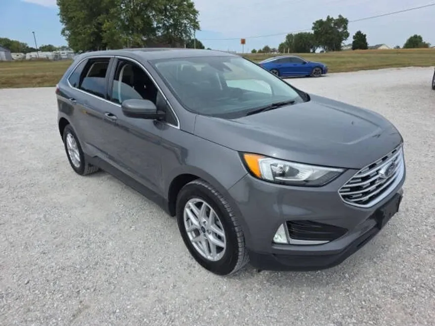 2021 Ford Edge SEL photo 1