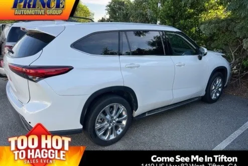 2023 Toyota Highlander Limited photo 1