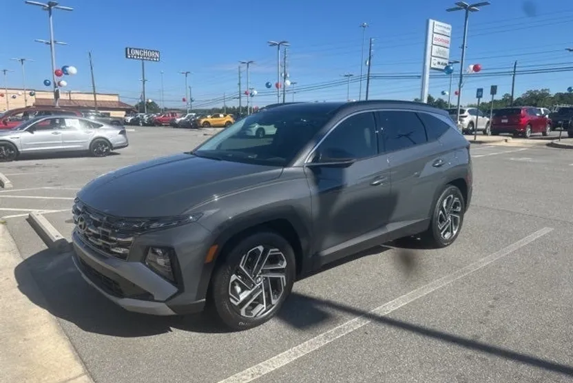 2025 Hyundai Tucson Limited photo 1