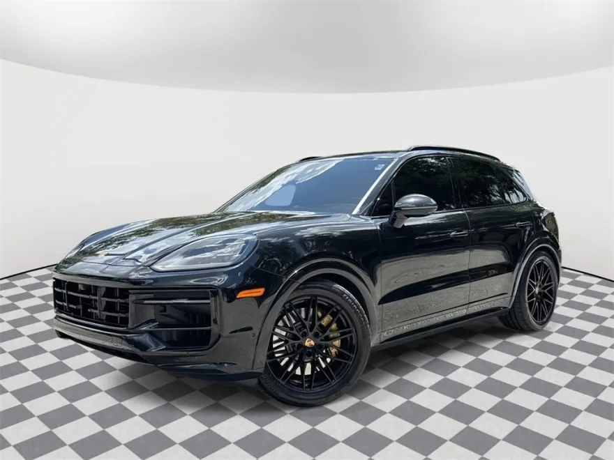 2025 Porsche Cayenne GTS photo 1