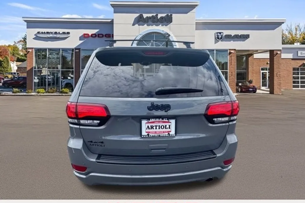 2022 Jeep Cherokee Laredo X photo 1