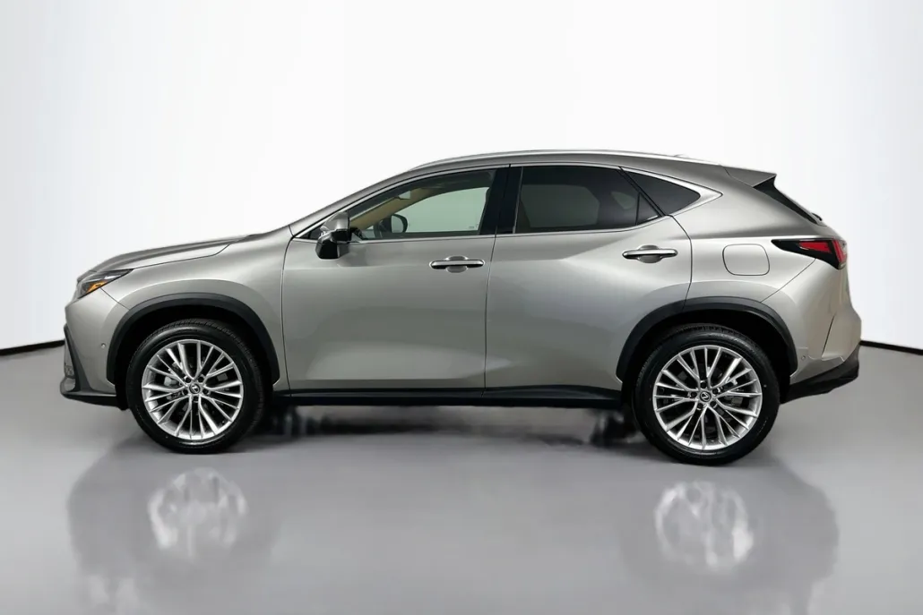 2025 Lexus NX 350 Luxury photo 1