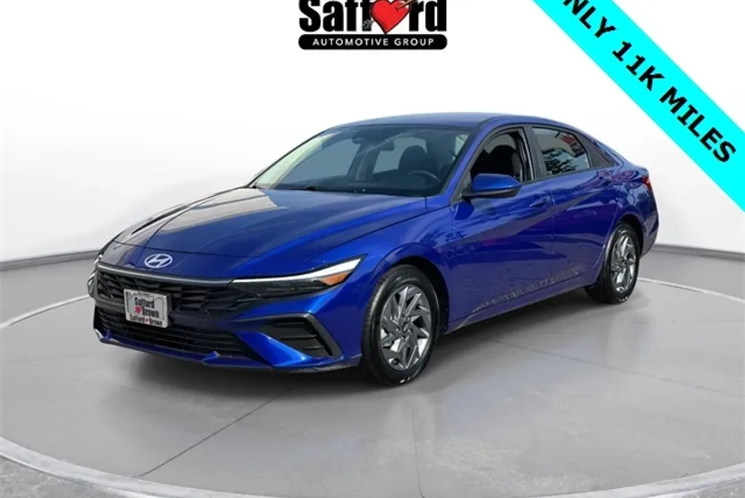 2024 Hyundai Elantra SEL photo 1
