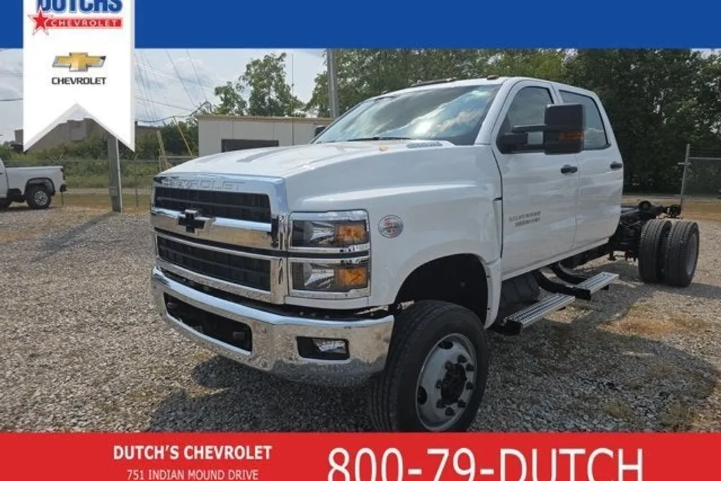 2025 Chevrolet Silverado 5500HD Work Truck photo 1