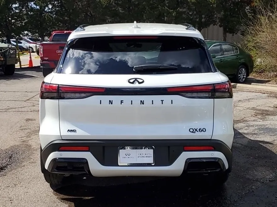 2025 Infiniti QX60 Luxe photo 1