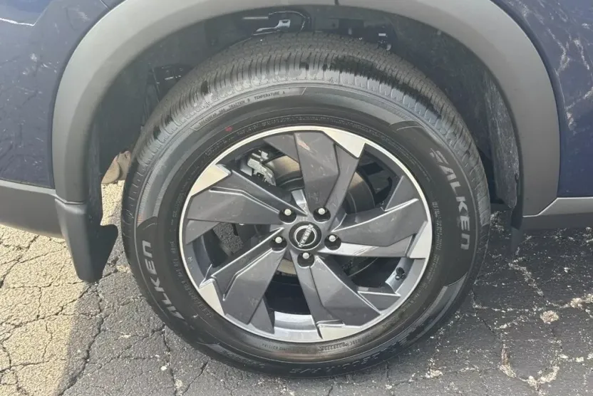 2026 Nissan Rogue SV photo 1