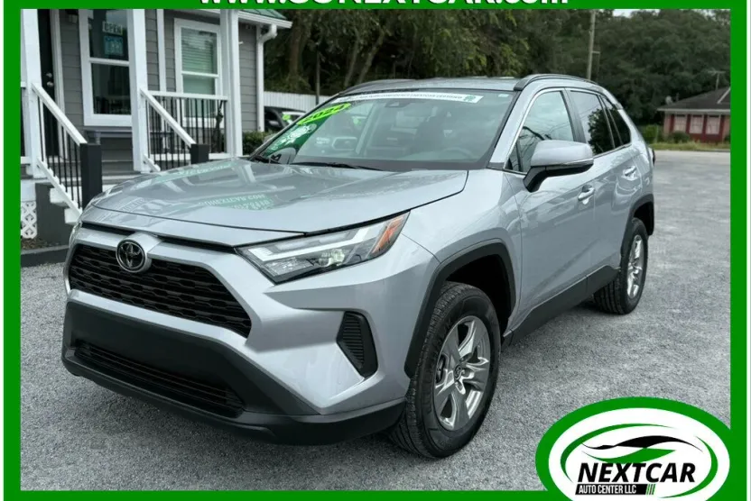 2024 Toyota RAV4 XLE photo 1