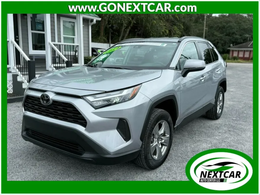 2024 Toyota RAV4 XLE photo 1
