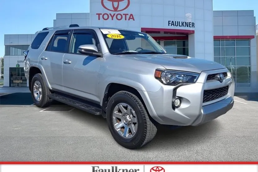 2016 Toyota 4Runner Limited photo 1