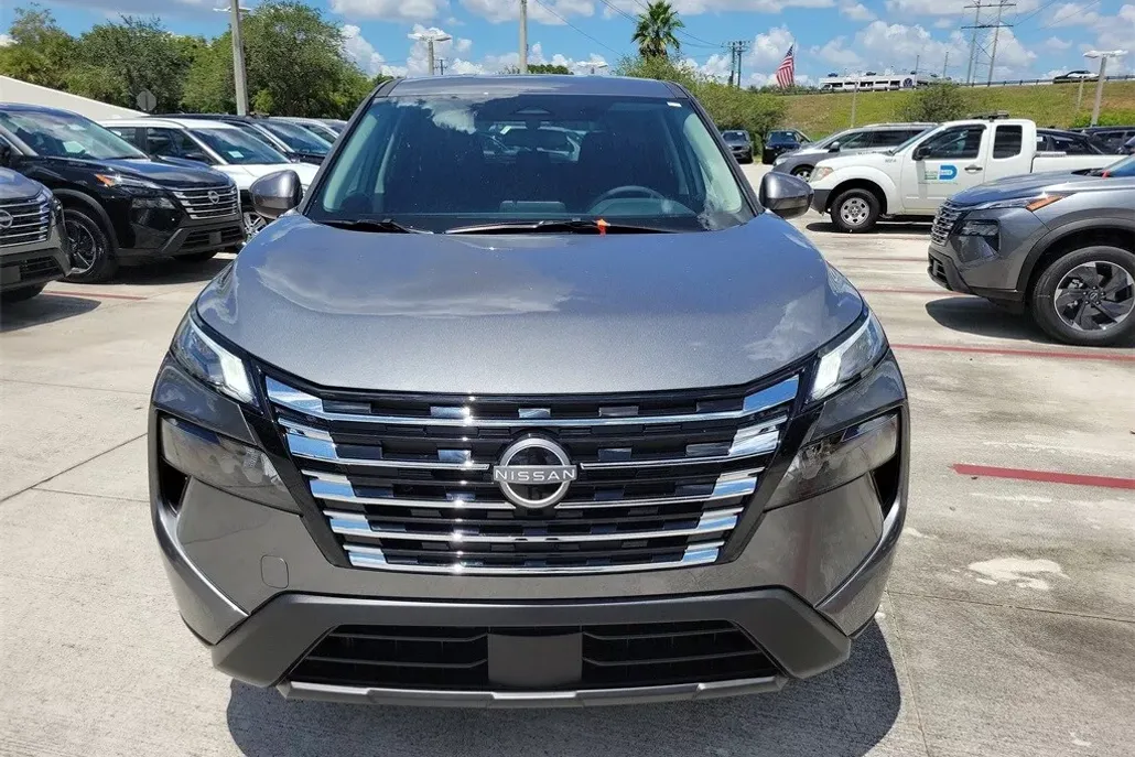 2026 Nissan Rogue SV photo 1