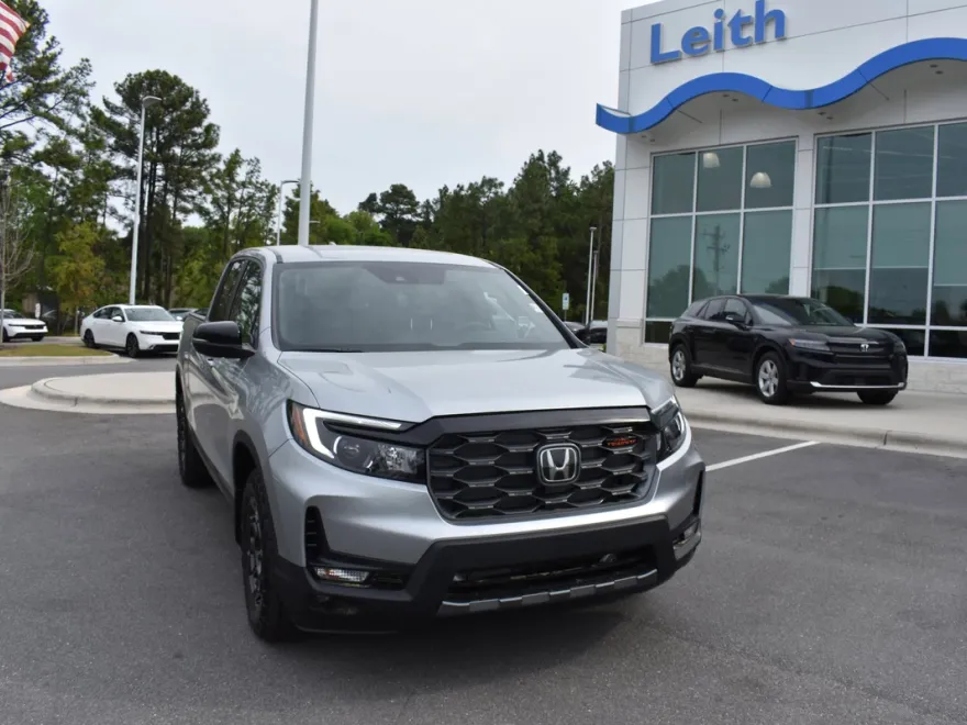 2025 Honda Ridgeline TrailSport photo 1
