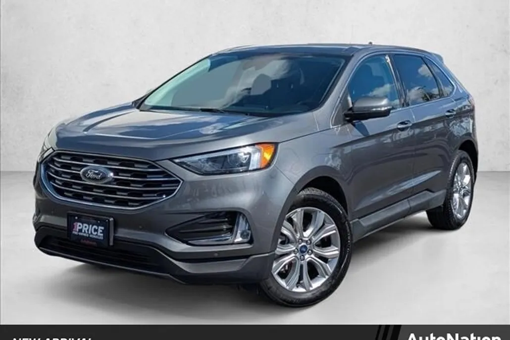 2022 Ford Edge Titanium photo 1
