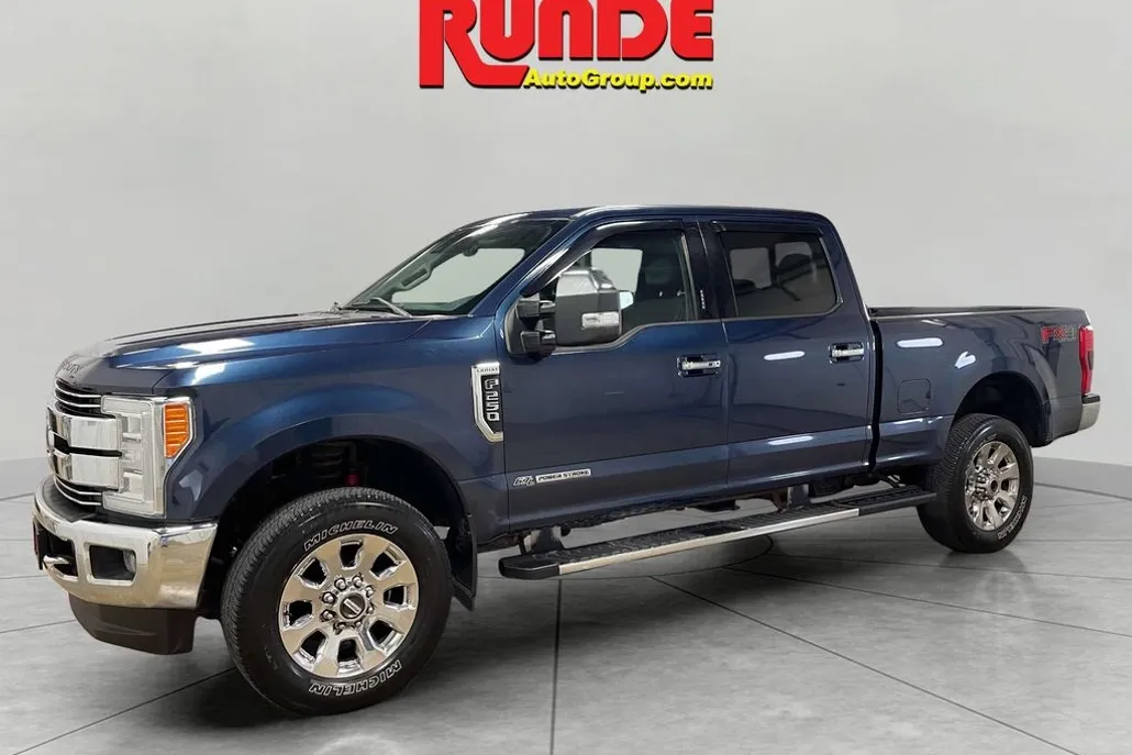 2017 Ford F-250 Lariat FX4 photo 1
