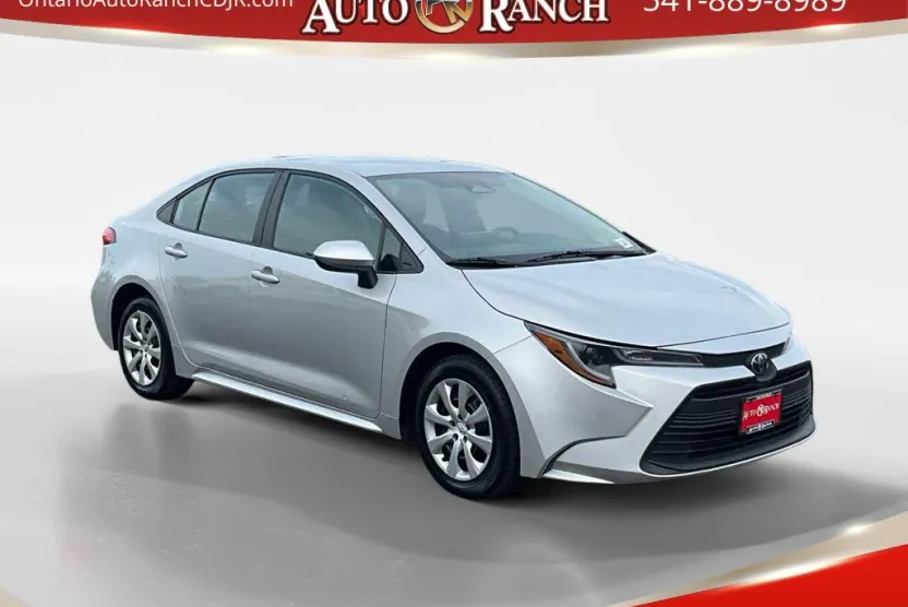 2023 Toyota Corolla LE photo 1