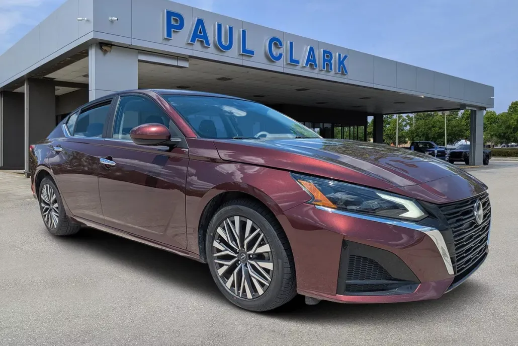 2023 Nissan Altima 2.5 SV photo 1