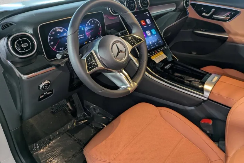 2025 Mercedes Benz GLC 300 photo 1
