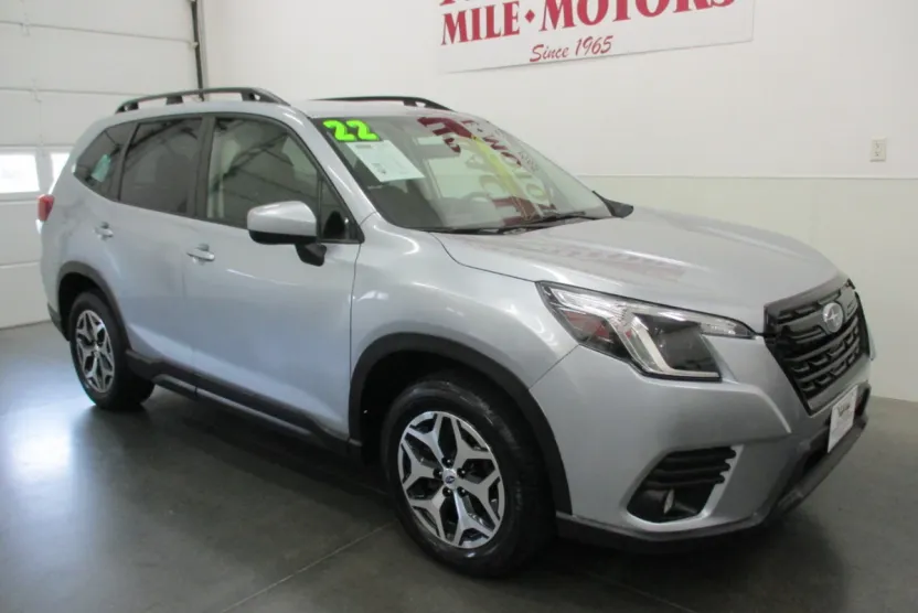 2022 Subaru Forester Premium photo 1