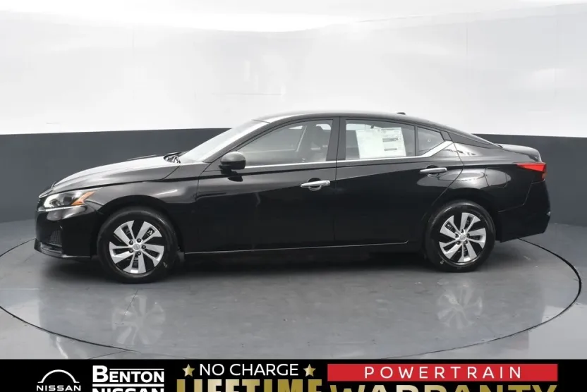 2025 Nissan Altima S photo 1