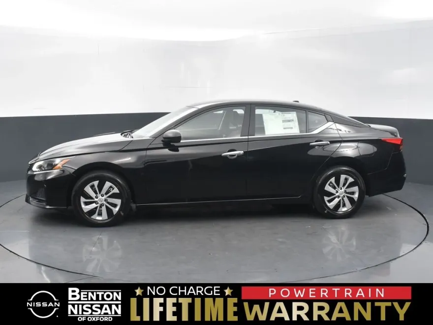 2025 Nissan Altima S photo 1