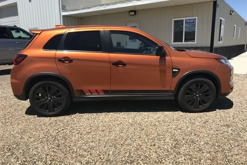 2020 Mitsubishi Outlander Sport SE photo 1