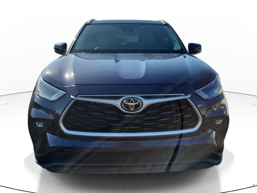 2023 Toyota Highlander XLE photo 1