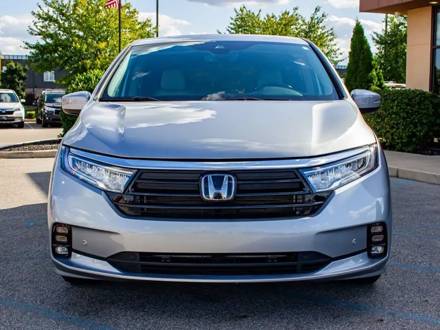 2022 Honda Odyssey Touring photo 1