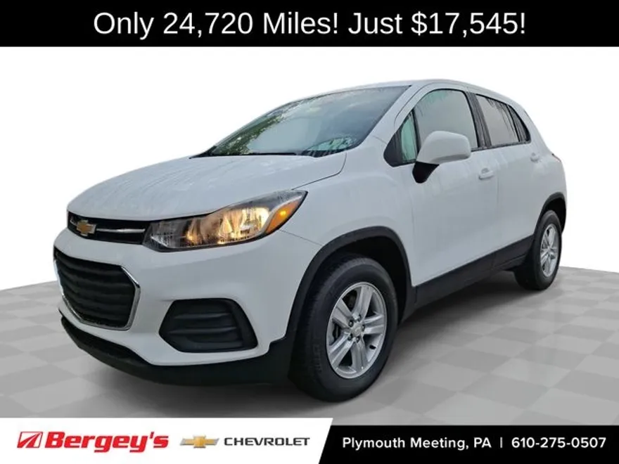 2022 Chevrolet Trax LS photo 1