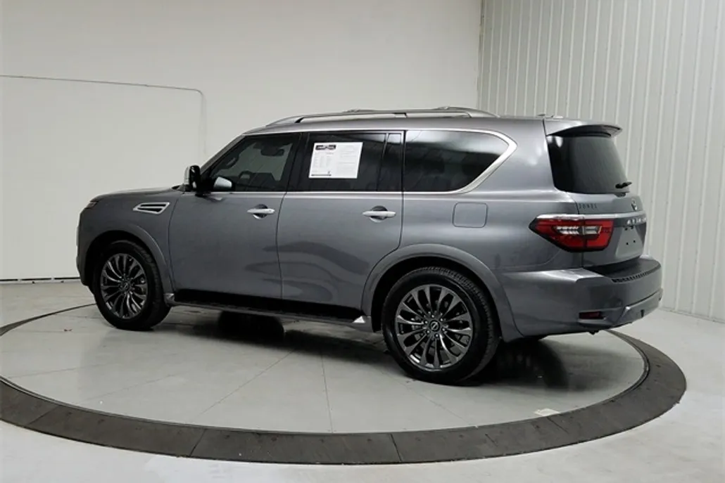 2023 Nissan Armada Platinum photo 1