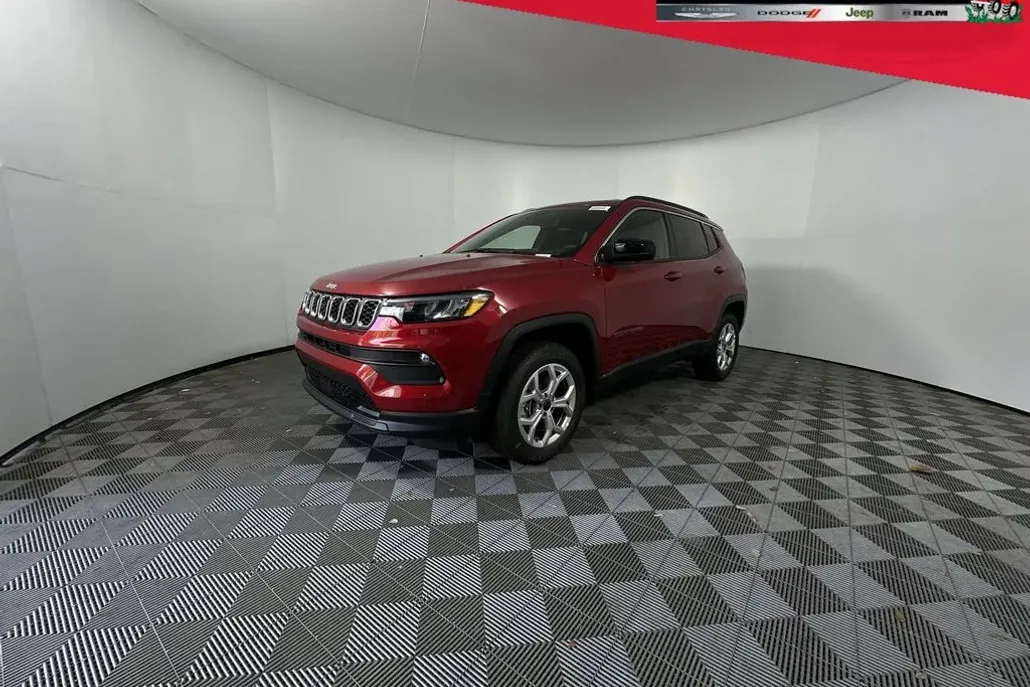 2025 Jeep Compass Latitude photo 1