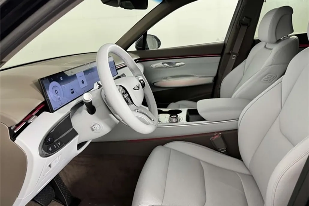 2026 Genesis GV70 2.5T Advanced photo 1