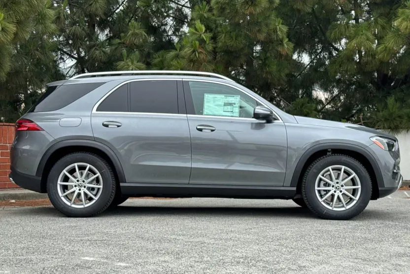 2025 Mercedes Benz GLE 350 4MATIC photo 1
