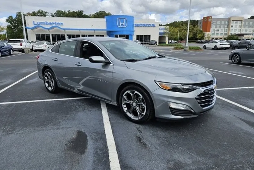 2024 Chevrolet Malibu 1LT photo 1