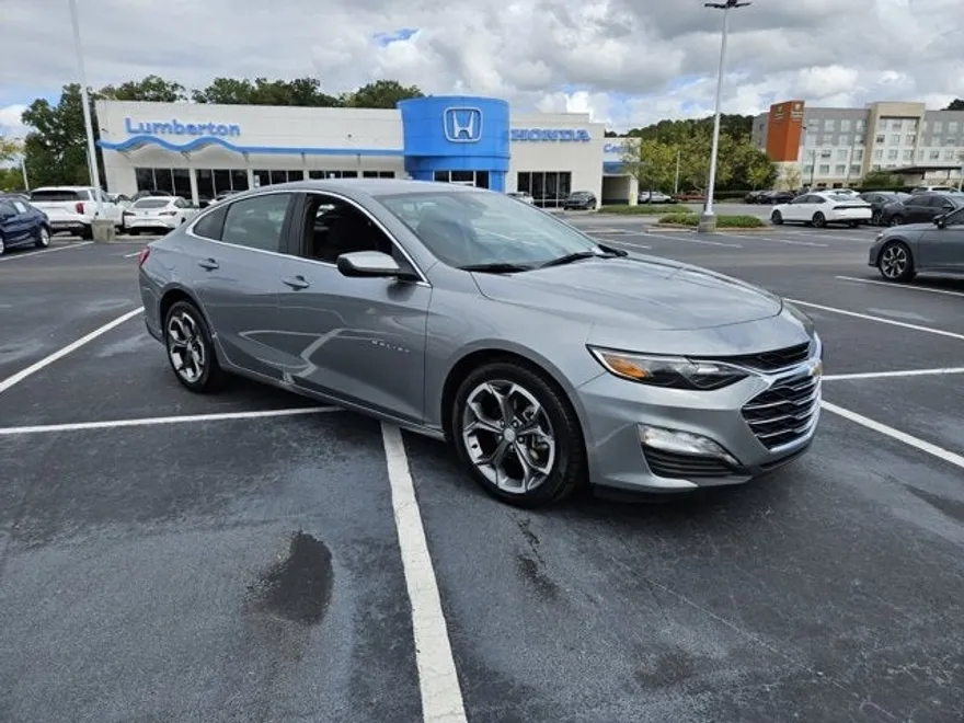 2024 Chevrolet Malibu 1LT photo 1