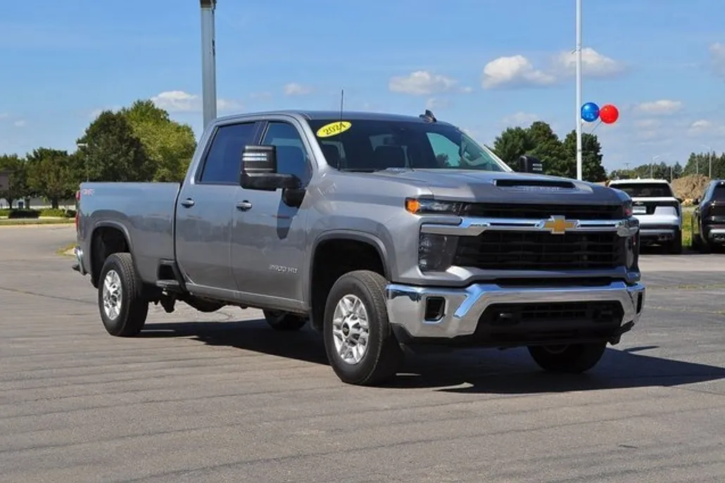 2024 Chevrolet Silverado 2500HD LT photo 1