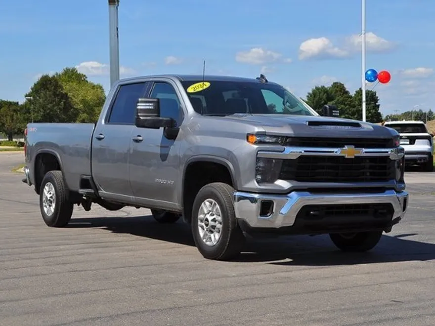 2024 Chevrolet Silverado 2500HD LT photo 1