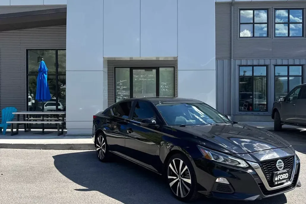 2021 Nissan Altima 2.5 SR photo 1