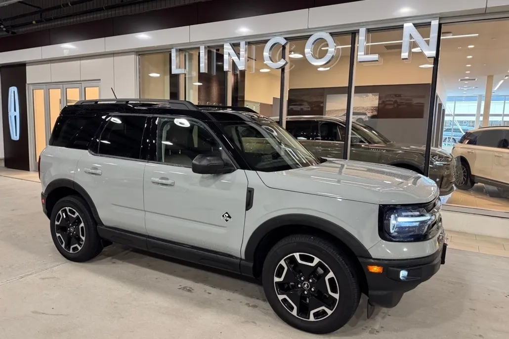 2021 Ford Bronco Sport Outer Banks photo 1